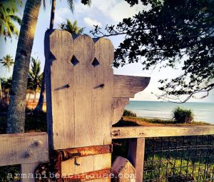 beach house front-gate view